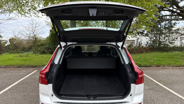 Volvo Xc60 2.0 T6 Recharge PHEV Inscription 5dr AWD Auto Estate